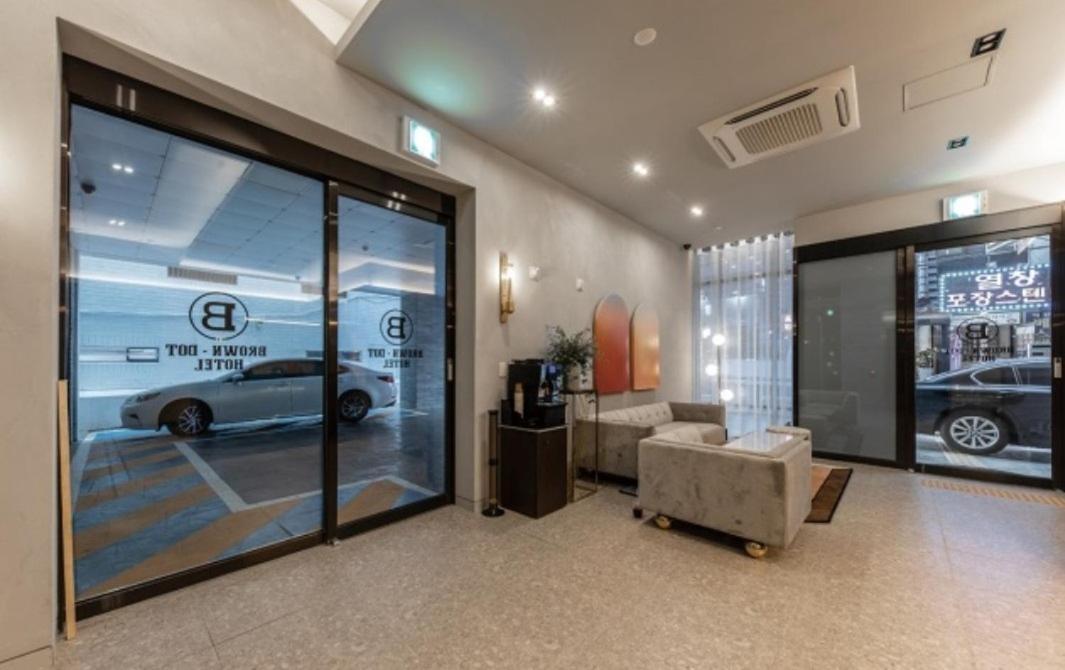 Brown Dot Hotel Deokcheon Busan Exteriör bild