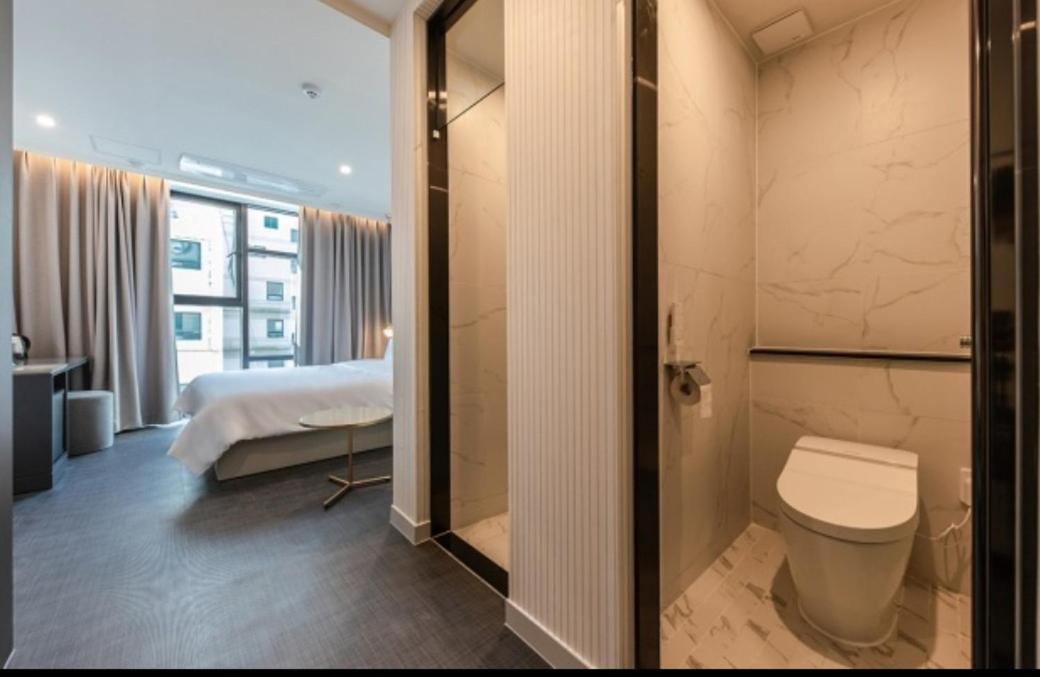 Brown Dot Hotel Deokcheon Busan Exteriör bild